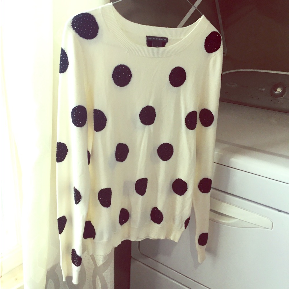 🌷White & Black Sweater with Sequins